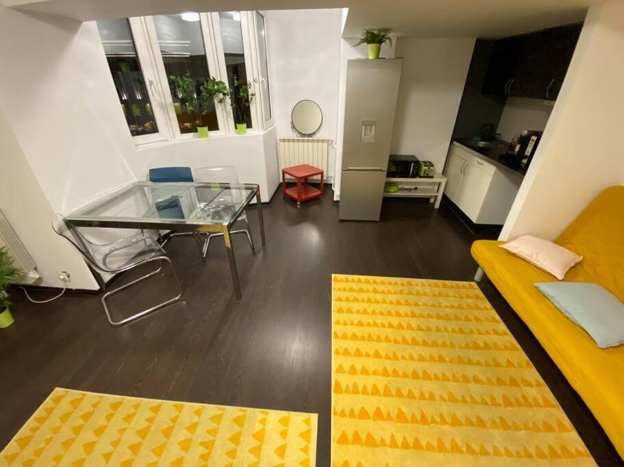 Green Apartment 43 Bucharest Exterior photo